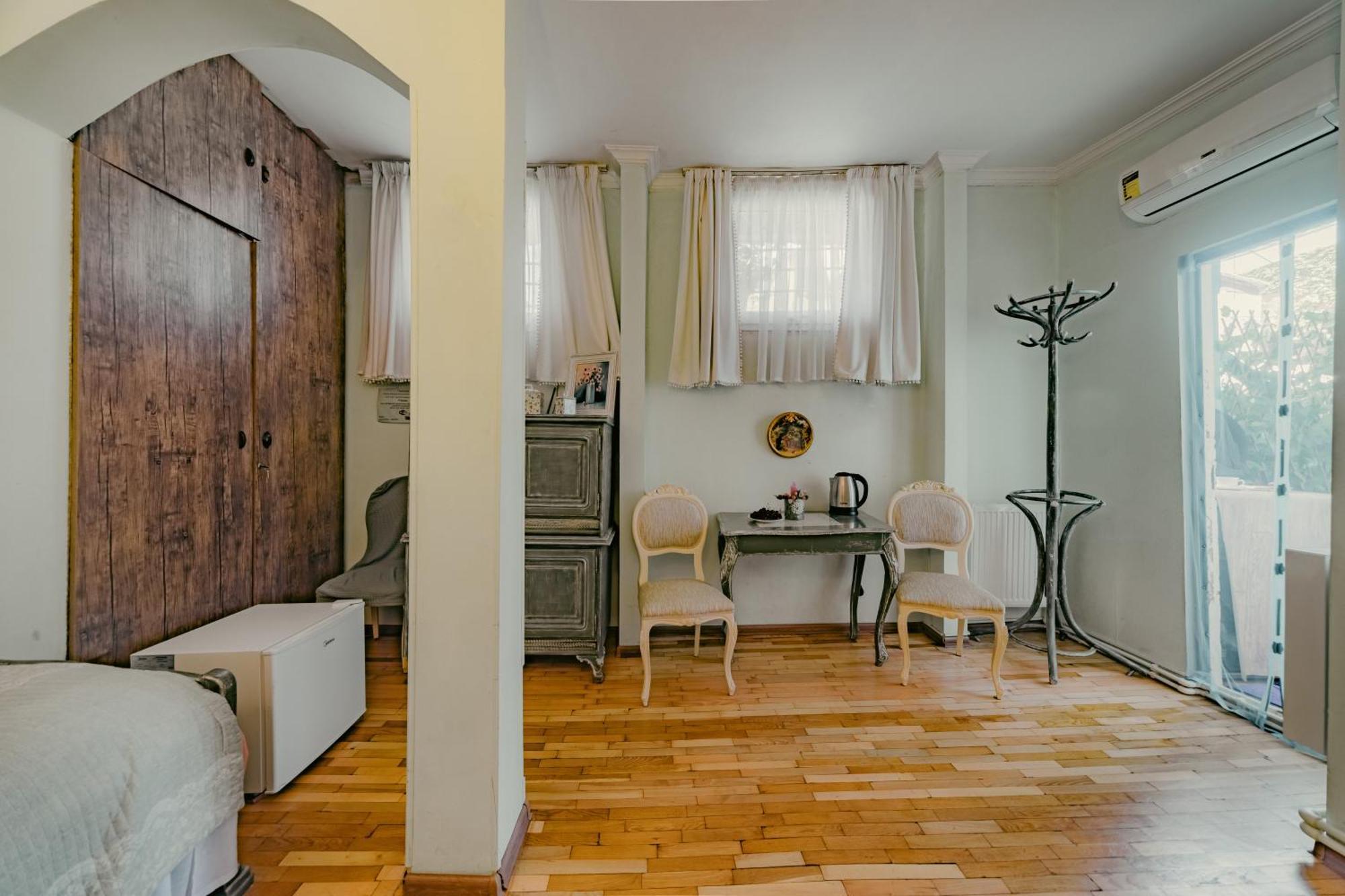 Guest House Tabukashvili 31 Тбілісі Екстер'єр фото
